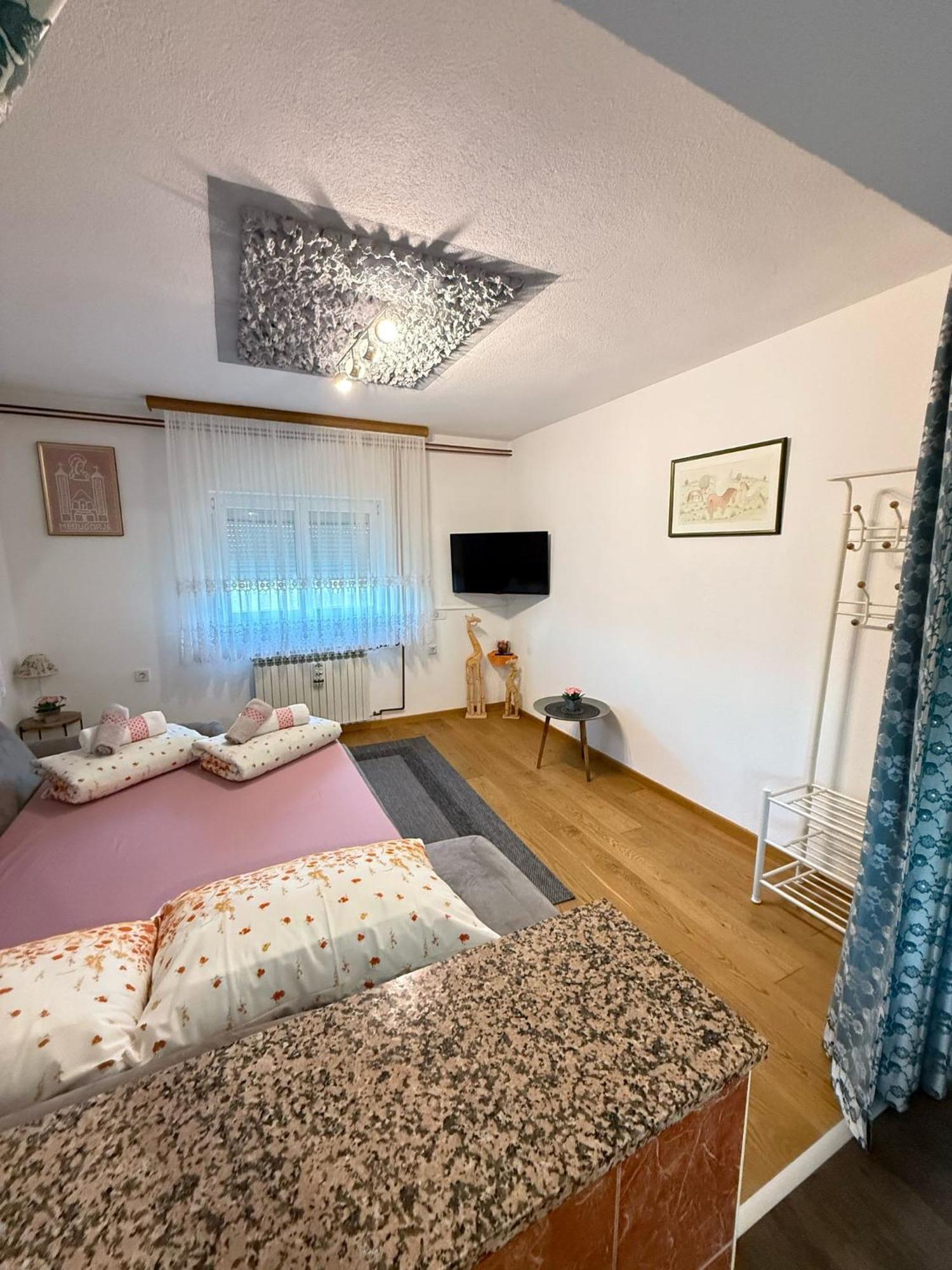 Apartments Marija Vrelo Koreničko Esterno foto