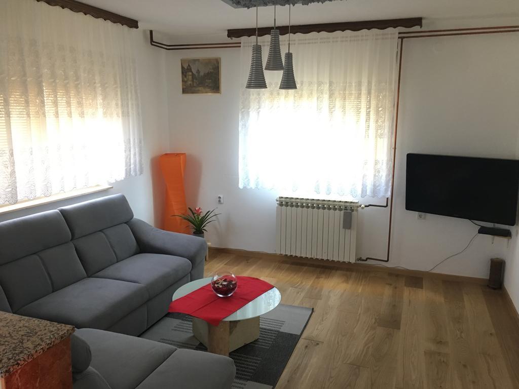 Apartments Marija Vrelo Koreničko Esterno foto